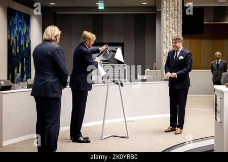 2022-09-14 15:20:12 DEN HAAG - König Willem-Alexander während der Wiedereröffnung des renovierten Hauptgebäudes der Provinzregierung von Südholland. Ausgangspunkt der Renovierung waren Kreislaufwirtschaft, Nachhaltigkeit, Innovation und Transparenz. ANP RAMON VAN FLYMEN niederlande Out - belgien Out Stockfoto