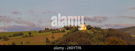 Kloster des Berges der Gottesmutter und Kirche Mariä Himmelfahrt, Kraliky, Tschechische Republik Stockfoto