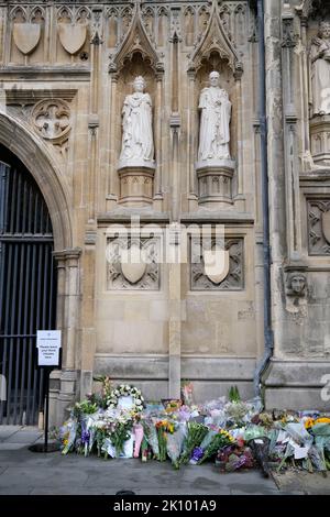 Statue der Königin elizabeth II, Kathedrale von canterbury, kent, großbritannien, september 2022 Stockfoto