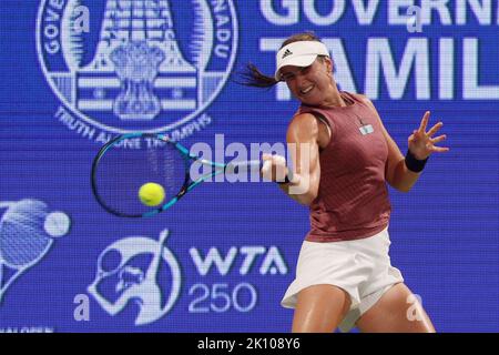 Chennai, Tamil Nadu, Indien. 14. September 2022. Die schwedische Tennisspielerin Rebecca Peterson im Einsatz gegen die tschechische Tennisspielerin Linda Fruhvirtova während der WTA Tour Chennai Open 2022 Tennisturnier in Chennai. (Bild: © Sri Loganathan/ZUMA Press Wire) Bild: ZUMA Press, Inc./Alamy Live News Stockfoto