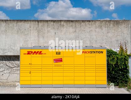 DHL Packstation, Abholung und Rückgabe von DHL-Paketen, Stockfoto