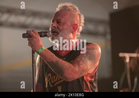 Die Piazza Lucio Dalla (Nervi-Baldachin) wurde am 13. September 2022 für die Ramblers der Stadt Modena in Bologna, Italien, beleuchtet. (Foto von Carlo Vergani/Pacific Press/Sipa USA) Stockfoto