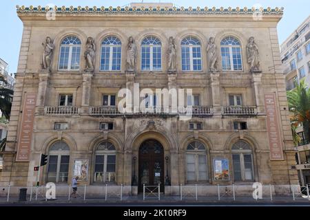 Toulon Opera Theatre ist das zweitgrößte Opernhaus in Frankreich und befindet sich im historischen Zentrum von Toulon. Stockfoto