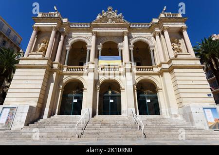 Toulon Opera Theatre ist das zweitgrößte Opernhaus in Frankreich und befindet sich im historischen Zentrum von Toulon. Stockfoto