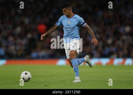 Manchester, Großbritannien. 14.. September 2022. Joao Cancelo aus Manchester City während des UEFA Champions League Group G-Spiels zwischen Manchester City und Borussia Dortmund am Mittwoch, 14.. September 2022, im Etihad Stadium in Manchester. (Kredit: Mark Fletcher | MI News) Kredit: MI Nachrichten & Sport /Alamy Live News Stockfoto