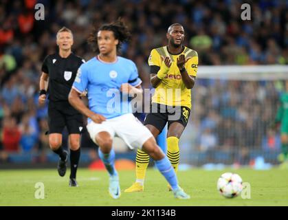 London, Großbritannien. 14. September 2022. Fußball: Champions League, Gruppenphase, Gruppe G, Matchday 2, Manchester City - Borussia Dortmund im Etihad Stadium. Anthony Modeste (r) von Borussia Dortmund reagiert. Kredit: Stringer/dpa/Alamy Live Nachrichten Stockfoto