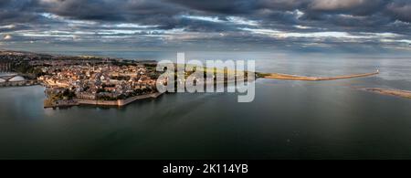 Luftaufnahme der ummauerten Stadt Berwick upon Tweed, die Englands nördlichste Stadt ist Stockfoto