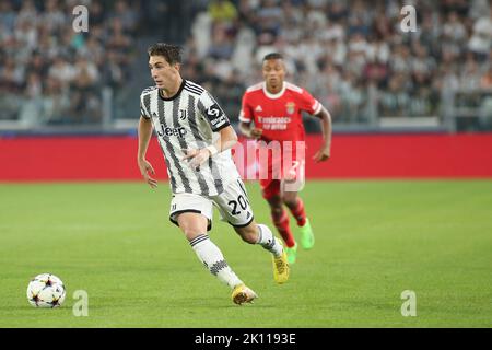 Turin, Italien. 14. September 2022. Fabio Miretti ((Juventus FC) in Aktion während Juventus FC vs SL Benfica, UEFA Champions League Fußballspiel in Turin, Italien, September 14 2022 Quelle: Independent Photo Agency/Alamy Live News Stockfoto