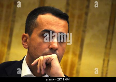 Neapel, Kampanien, Italien. 13. September 2022. Luigi Di Maio, Außenminister der italienischen Regierung, Vorsitzender der Partei Movimento Civico, spricht bei der Industriellen Union von Neapel. (Bild: © Pasquale Gargano/Pacific Press via ZUMA Press Wire) Stockfoto