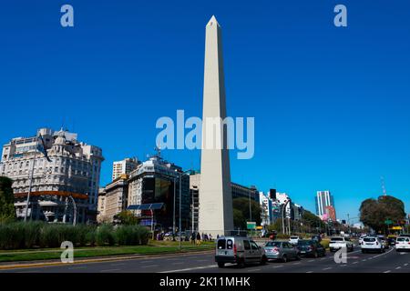 Buenos Aires, Argentinien. 04. September 2022. Obelisk von Buenos Aires (El Obelisco) ein nationales historisches Denkmal am Platz der Republik (Plaza de l Stockfoto