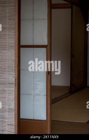 Traditionelle japanische Bambusplatte in einem Haus Stockfoto