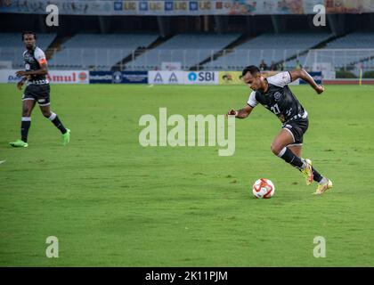 Kalkutta, Indien. 14. September 2022. Verschiedene Momente des Halbfinales 1. des Indian Oil Durand Cup 2022 131. in Kalkutta im VYBK (Vivekananda Yuva Bharati Krirangan/Salt Lake Stadium) zwischen Mumbai City FC (MCFC) und Mohammedan Sporting (MDSP). Der FC Mumbai City (MCFC) schlägt den Lokalgiganten Mohammedan Sporting (MDSP) um 1-0 Margen durch das Tor in der letzten Minute von Bipin Singh (Jersey No-29). (Foto von Amlan Biswas/Pacific Press) Quelle: Pacific Press Media Production Corp./Alamy Live News Stockfoto