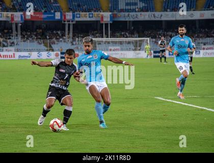 Kalkutta, Westbengalen, Indien. 14. September 2022. Verschiedene Momente des Halbfinales 1. des Indian Oil Durand Cup 2022 131. in Kalkutta im VYBK (Vivekananda Yuva Bharati Krirangan/Salt Lake Stadium) zwischen Mumbai City FC (MCFC) und Mohammedan Sporting (MDSP). Mumbai City FC (MCFC) schlägt den Lokalgiganten Mohammedan Sporting (MDSP) um 1-0 Punkte Vorsprung durch das Tor in der letzten Minute von Bipin Singh (Jersey No-29) (Kreditbild: © Amlan Biswas/Pacific Press via ZUMA Press Wire) Stockfoto