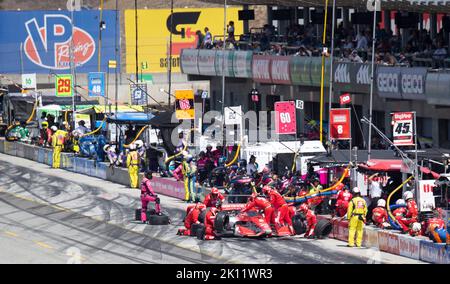 Monterey, CA, USA. 11. September 2022. A. Chip Ganassi Rennfahrer Marcus Ericsson in der Boxengasse während der Firestone Grand Prix of Monterey Championship. Indy-Fahrer will Power gewann die Meisterschaft auf dem WeatherTech Raceway Laguna Seca Monterey, CA Thurman James/CSM/Alamy Live News Stockfoto