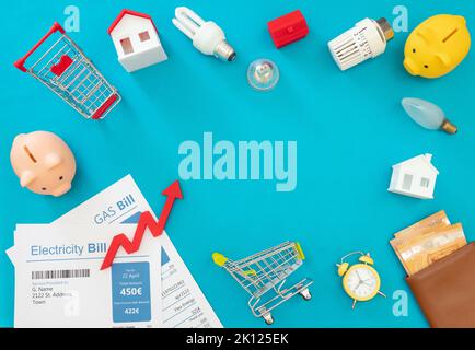 Erhöhung der Lebenshaltungskosten, Wirtschaftskrise flach lag. Warenkorb Versorgungsleitungen Rechnungen und rot steigenden Pfeil auf grünem Hintergrund. Stockfoto
