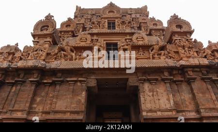 Die erstaunliche Darstellung auf dem Eingang des Brihadeshwara-Tempels, Thanjavur, Tamil Nadu, Indien. Stockfoto