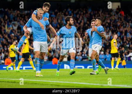 Manchester, Vereinigtes Königreich 20220914.Erling Braut Haaland von Manchester City feiert im Champions-League-Fußballspiel zwischen Manchester City und Borussia Dortmund im Etihad Stadium das Tor 2-1. Foto: Fredrik Varfjell / NTB Stockfoto