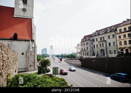 Bratislava, Slowakei - 08. Mai 2022: Straße der Ansicht Bratislava, Slowakei. Stockfoto