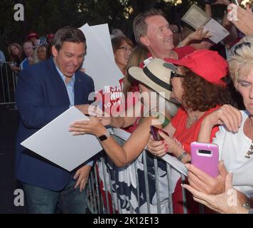 BOCA RATON, FL - November 04: Ron DeSantis, Rudy Giuliani und Attorney General Pam Bondi in Boca Raton am 4. November 2018 in Boca Raton, Florida. Personen: Ron DeSantis Stockfoto