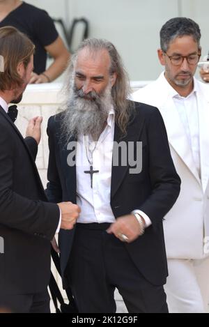 Warren Ellis nimmt an der BLONDEN Filmpremiere beim Venice Film Festival 79. 2022, September 8., Venedig Teil. FAMA © Fausto Marci Stockfoto