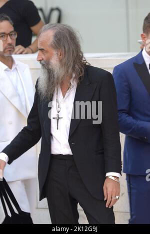 Warren Ellis nimmt an der BLONDEN Filmpremiere beim Venice Film Festival 79. 2022, September 8., Venedig Teil. FAMA © Fausto Marci Stockfoto