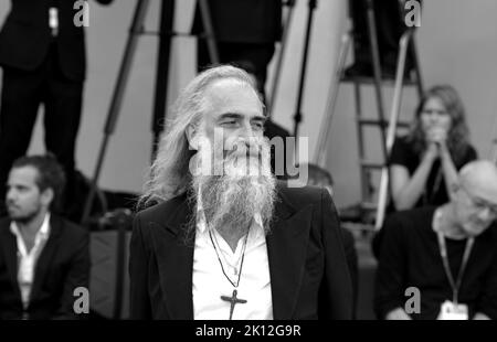Warren Ellis nimmt an der BLONDEN Filmpremiere beim Venice Film Festival 79. 2022, September 8., Venedig Teil. FAMA © Fausto Marci Stockfoto
