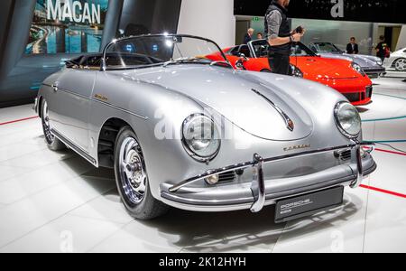 Porsche 356 Ein 1600 Super Speedster Classic 1958 Sportwagen auf dem Pariser Automobilsalon vorgestellt. Paris, Frankreich - 2. Oktober 2018. Stockfoto