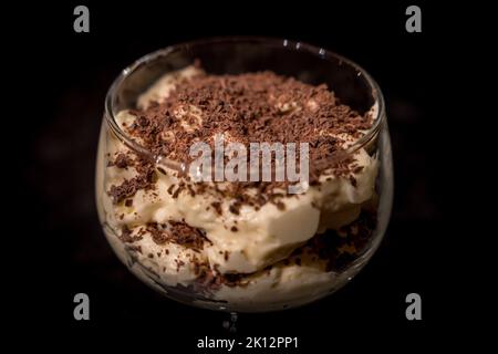 Dessert mit Schokolade auf dem Glas. Stockfoto