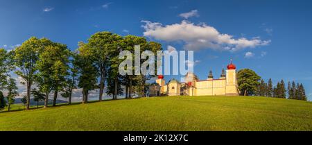 Kloster des Berges der Gottesmutter und Kirche Mariä Himmelfahrt, Kraliky, Tschechische Republik Stockfoto