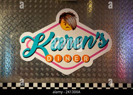 Karen’s Diner in Prestwich, Manchester. Karen’s ist nichts für schwache Nerven, aber es ist der perfekte Ort, um zu Abend zu essen, wenn Sie Ihre Freunde, Familie und nicht mögen Stockfoto