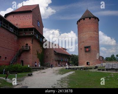 Die majestätische mittelalterliche Burg von Turaida, Sommerlandschaft. Nationalpark Gauja, Sigulda, Lettland (12) Stockfoto