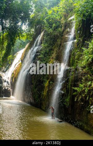 Kleine Wasserfälle in der Nähe des Zongo Wasserfalls, Demokratische Republik Kongo, Afrika Stockfoto