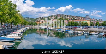 Blick auf den Mrtvi Kanal und das Denkmal der Befreiung in der Altstadt, Rijeka, Kvarner Bucht, Kroatien, Europa Stockfoto