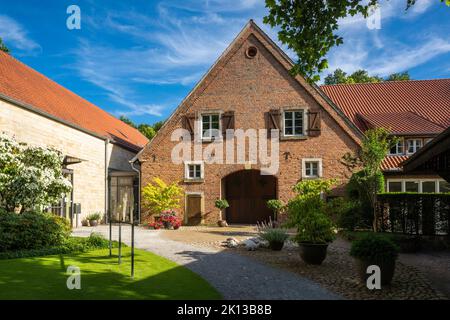 Deutschland, Coesfeld, Coesfeld-Lette, Brief Berg, Berkel, Baumberge, Münsterland, Westfalen, Nordrhein-Westfalen, NRW, Glasmuseum Alter Hof Herding Stockfoto