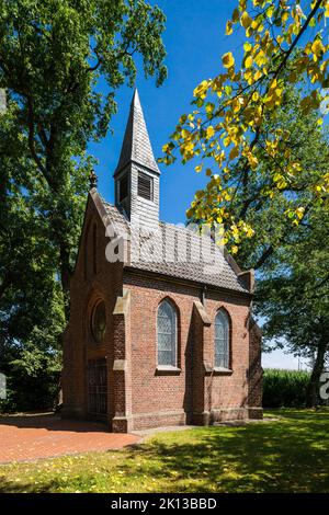 Deutschland, Ahaus, Westmuensterland, Münsterland, Westfalen, Nordrhein-Westfalen, NRW, Ahaus-Ammeln, Ammelner Kapelle, Backsteinbau, Neugotik *** Lo Stockfoto