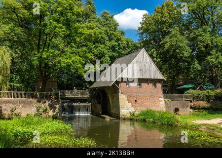 Deutschland, Ahaus, Westmuensterland, Münsterland, Westfalen, Nordrhein-Westfalen, NRW, Ahaus-Alstaette, Landgasthof Haarmühle, Gastronomie, Wasserm Stockfoto