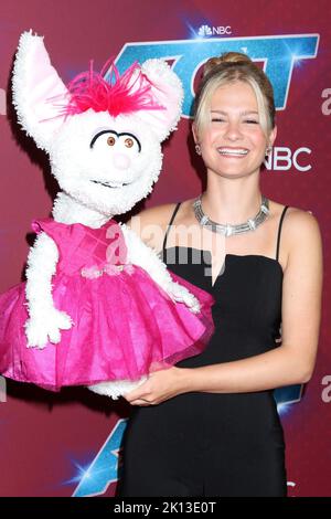 Darci Lynne Farmer, Petunia bei der America's Got Talent Saison 17 - Gewinner der Live Show Red Carpet am 14. September 2022 im Pasadena Sheraton Hotel in Pasadena, CA (Foto: Katrina Jordan/Sipa USA) Stockfoto