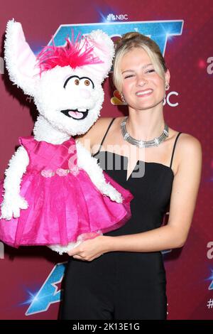 Darci Lynne Farmer, Petunia bei der America's Got Talent Saison 17 - Gewinner der Live Show Red Carpet am 14. September 2022 im Pasadena Sheraton Hotel in Pasadena, CA (Foto: Katrina Jordan/Sipa USA) Stockfoto