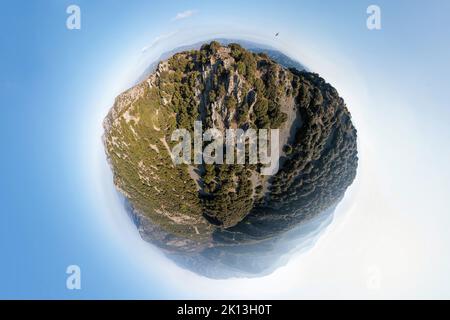 Naturlehrpfad Teisia tis Madaris. Troodos-Gebirge Zypern. Kugelförmiges Panorama. Stockfoto