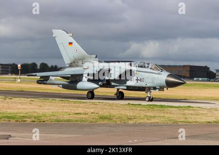 Tornado der deutschen Luftwaffe sah, wie er am 7.. September 2022 auf die Start- und Landebahn der RAF Waddington taste. Stockfoto