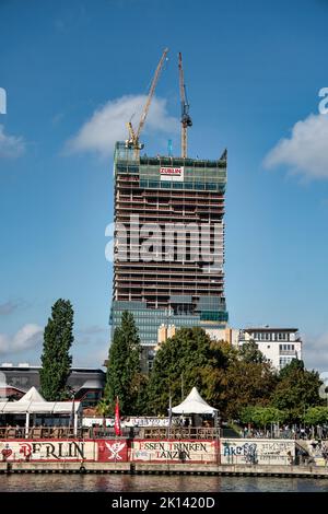 Skyline Spreeufer bei East Side Gallery, Media Spree, Neubauten, Edge East Side Berlin, Immobilien, Berlin-Friedrichshain, Stockfoto