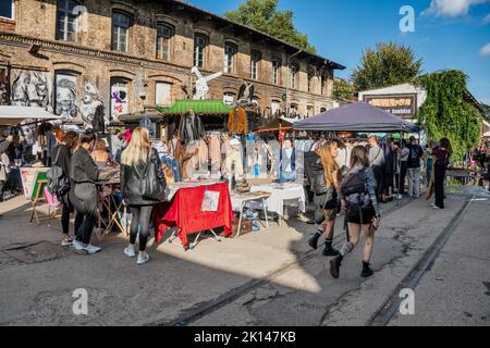 Flohmarkt auf dem RAW Gelände in Berlin-Friedrichshain, Verkausstalten, Markt, Sonntag, Stockfoto