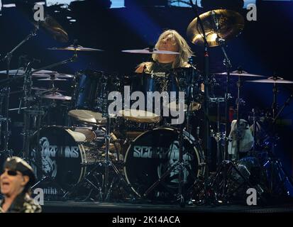 Hollywood, Florida, USA. 12. September 2022. Mikkey Dee von Scorpions tritt während der „Rock Believer“ North America Tour bei Hard Rock Live auf, die am 12. September 2022 im Seminole Hard Rock Hotel & Casino in Hollywood, Florida, stattfindet. Kredit: Mpi04/Media Punch/Alamy Live Nachrichten Stockfoto