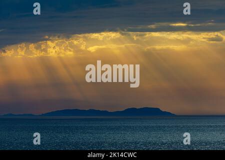 Sonnenuntergang vom Strand in Acharavi, Insel Korfu, Griechenland Stockfoto