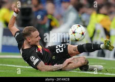 NoRDI Mukiele von RB Leipzig während des UEFA Champions League-Spiels zwischen Real Madrid und RB Leipzig, Gruppe F, spielte am 14. September 2022 im Santiago Bernabeu-Stadion in Madrid, Spanien. (Foto von Magma / PRESSIN) Stockfoto