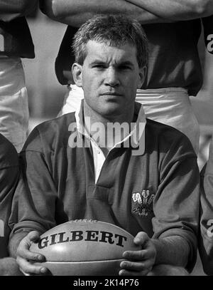 Die BBC gab bekannt, dass das Foto vom 23-02-1984 des ehemaligen Kapitäns und Rugby-Kommentators Eddie Butler aus Wales, der im Alter von 65 Jahren gestorben ist, datiert ist. Ausgabedatum: Donnerstag, 15. September 2022. Stockfoto