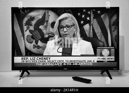 Ein NBC-Screenshot der US-Rep. Liz Cheney, die den Vorsitz bei den Anhörungen des Angriffs auf das US-Kapitol in Washington, D.C. im Januar 6. geführt hat Stockfoto