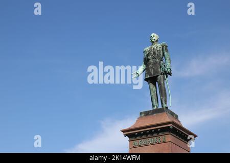 Die Statue des Großherzogs von Finnland Alexander II. (1818-1881) von Johannes Takanen und Walter Runeberg, 1894 erhöht, befindet sich auf dem Senatsplatz in Helsi Stockfoto