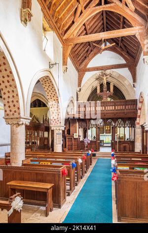 Das Innere der Allerheiligen-Kirche im Cotswold-Dorf Down Ampney, Gloucestershire, Großbritannien. Ralph Vaughan Williams wurde im Alten Vikarage geboren. Stockfoto