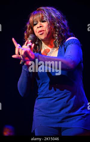 14. September 2022, Sheffield, South Yorkshire, USA: Deniece Williams auf der Giants of Soul Tour im Sheffield City Hall, Sheffield, Großbritannien, 14.09.2022 (Bildnachweis: © Robin Burns/ZUMA Press Wire) Stockfoto